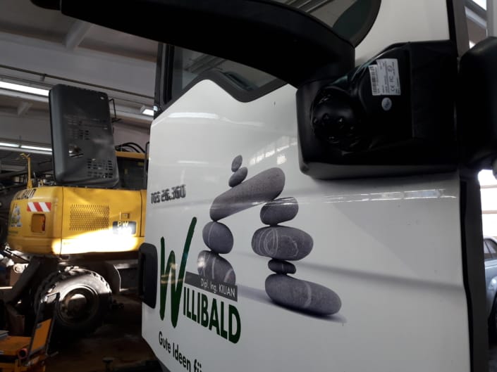 AbbiegeAssistent_Rückfahrkamera_Installation_montage_Kilian_Willibald_Bad_Toelz_Sicherheit_Nachruestung_Verantwortung_Transportbeton_Betonmischer